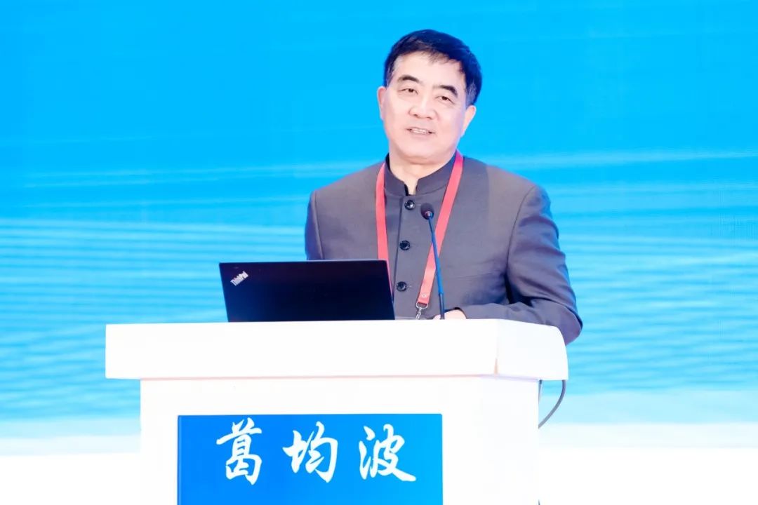 匯聚專業醫學學術知識,提供線上線下整體解決方案