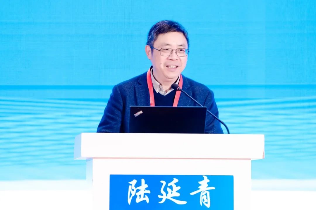 匯聚專業醫學學術知識,提供線上線下整體解決方案