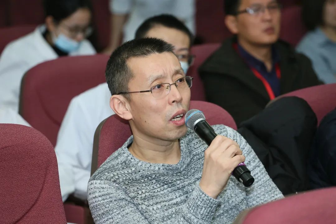 匯聚專業醫學學術知識,提供線上線下整體解決方案