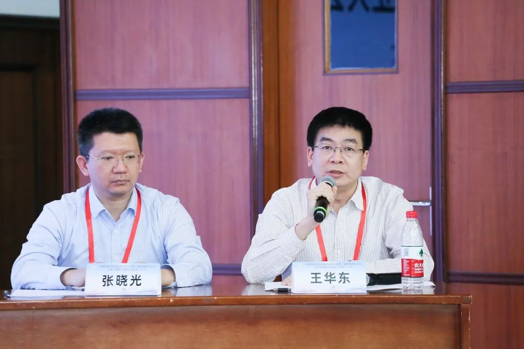匯聚專業醫學學術知識,提供線上線下整體解決方案