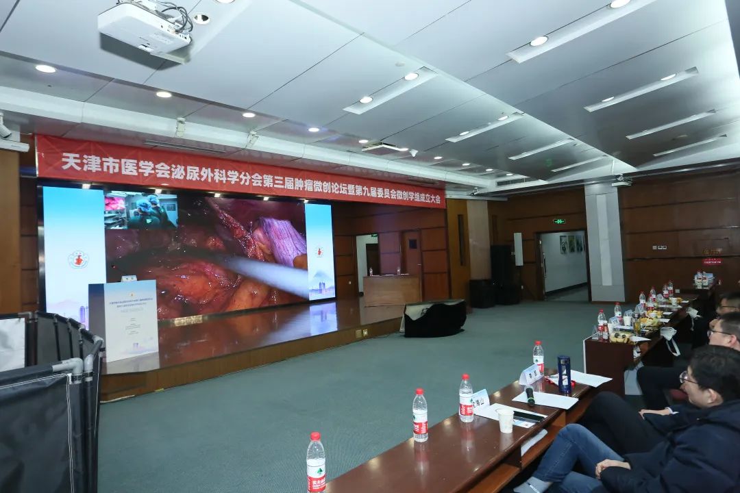匯聚專業醫學學術知識,提供線上線下整體解決方案