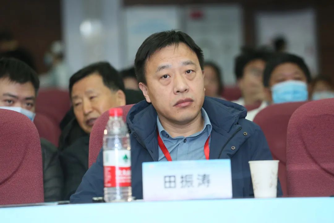匯聚專業醫學學術知識,提供線上線下整體解決方案