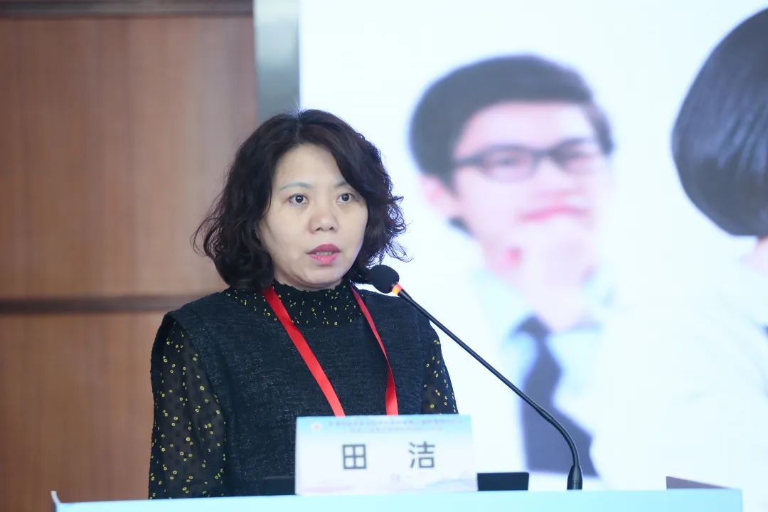 匯聚專業醫學學術知識,提供線上線下整體解決方案