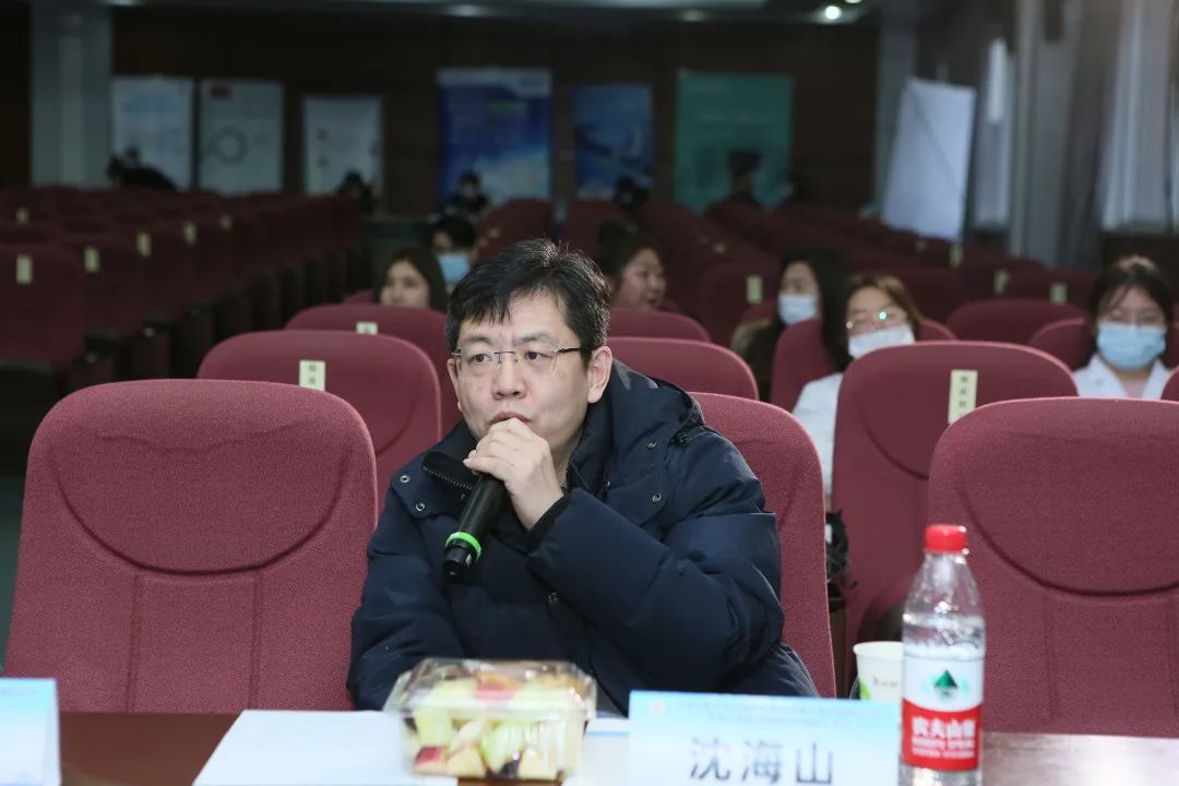 匯聚專業醫學學術知識,提供線上線下整體解決方案