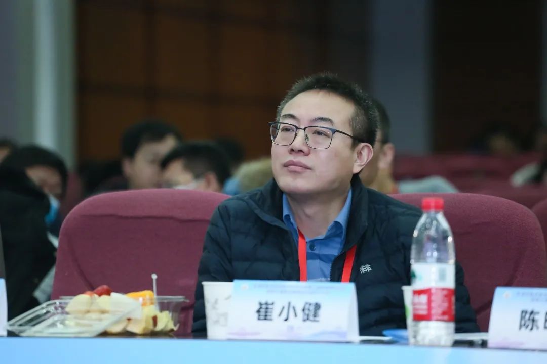 匯聚專業醫學學術知識,提供線上線下整體解決方案