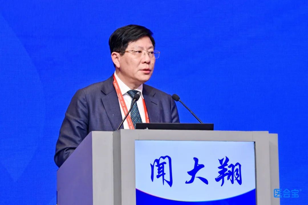 匯聚專業醫學學術知識,提供線上線下整體解決方案